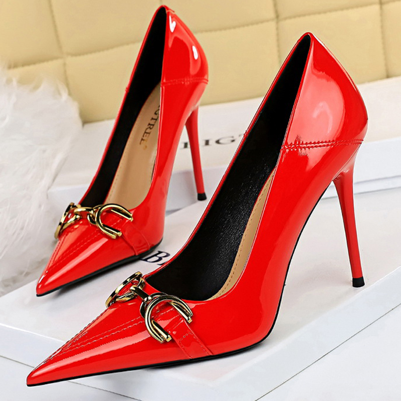 Luxury Women Pumps Metal Belt  - Leather Classic Strap recension och pris